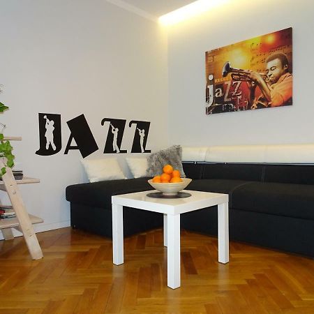 Jazz Apartment Bielsko-Biala Bagian luar foto